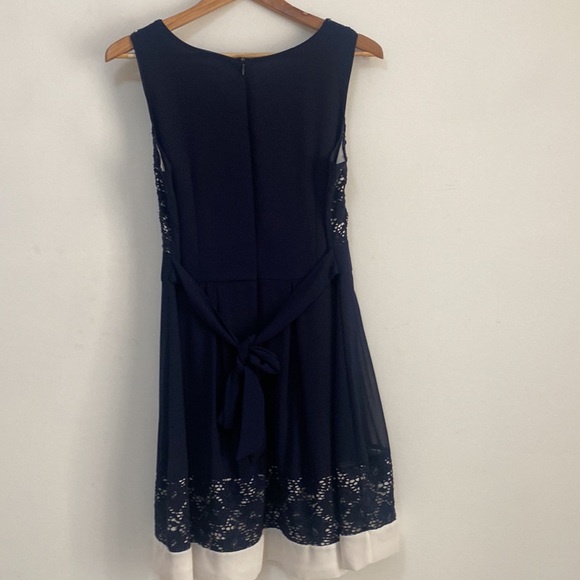 Caroline Morgan - Navy pleated babydoll dress with lace and white trim - Size 12 - Picture 4 of 9